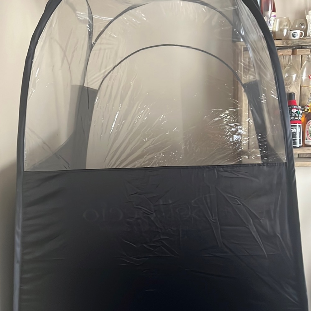 Spray tan tent & gun, accessories, solution, barrier cream. used 3 times.